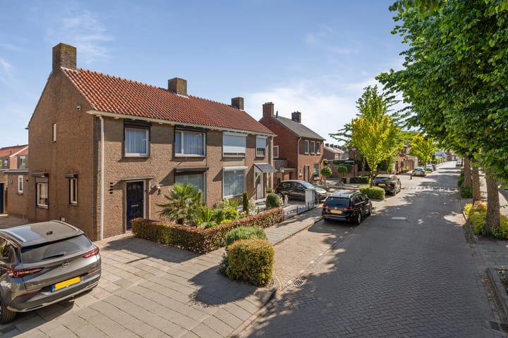 Foto 52 van Karolinastraat 18