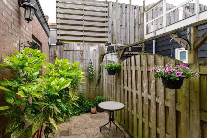 Photo 13 of Bloemstraat 10