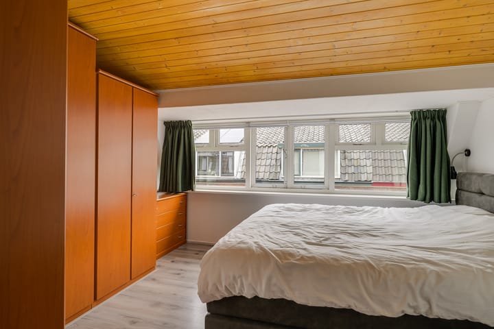 Photo 17 of Bloemstraat 10