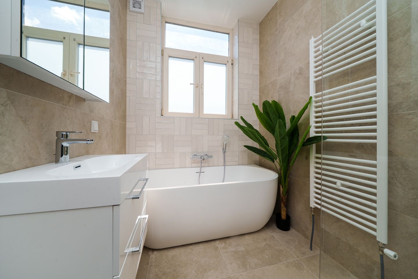 Foto 4 van Mathenesserweg 80-A03