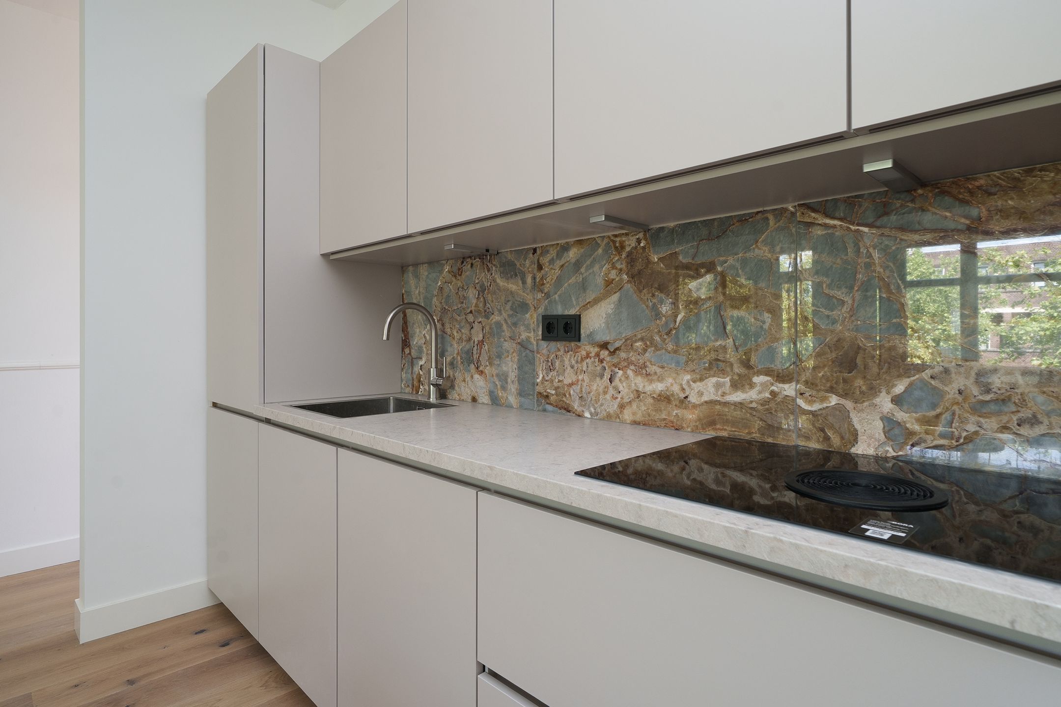 Foto 12 van Mathenesserweg 80-A03