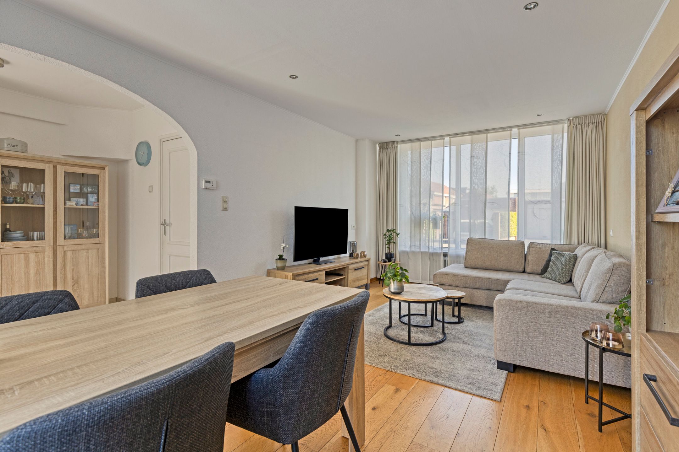 Photo 12 of Ledderkenstraat 8