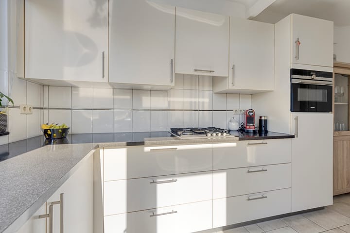 Photo 14 of Ledderkenstraat 8