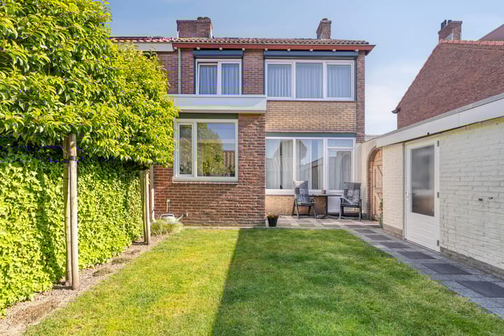 Photo 17 of Ledderkenstraat 8