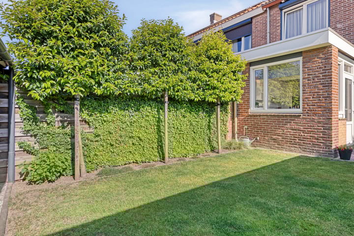 Photo 18 of Ledderkenstraat 8