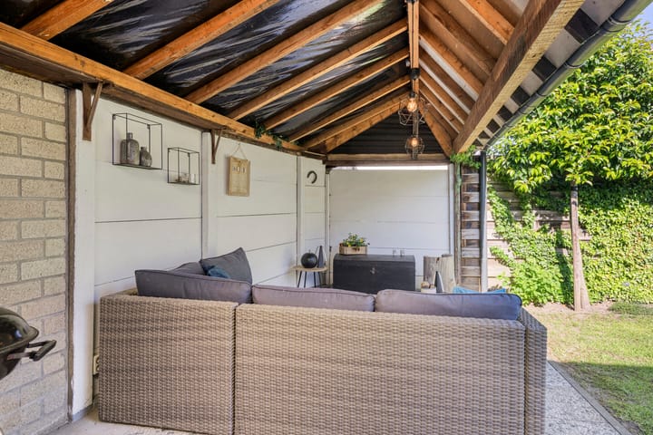 Photo 20 of Ledderkenstraat 8