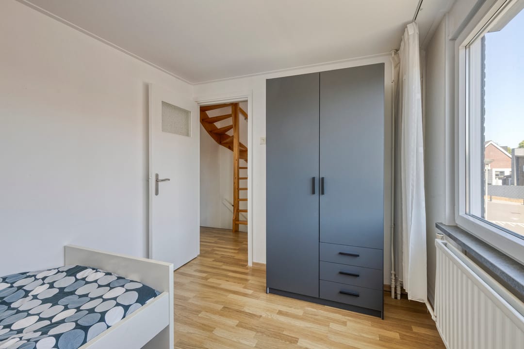 Photo 28 of Ledderkenstraat 8