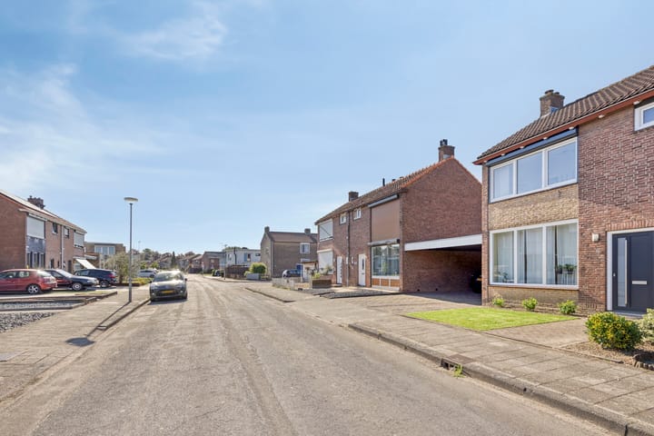 Photo 32 of Ledderkenstraat 8