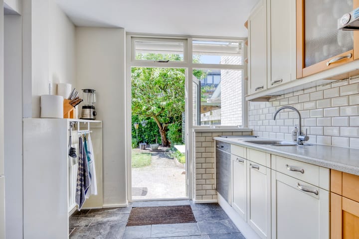 Foto 12 van Aasdomstraat 1