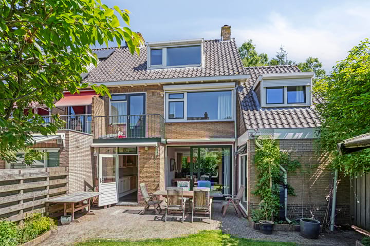 Foto 30 van Aasdomstraat 1