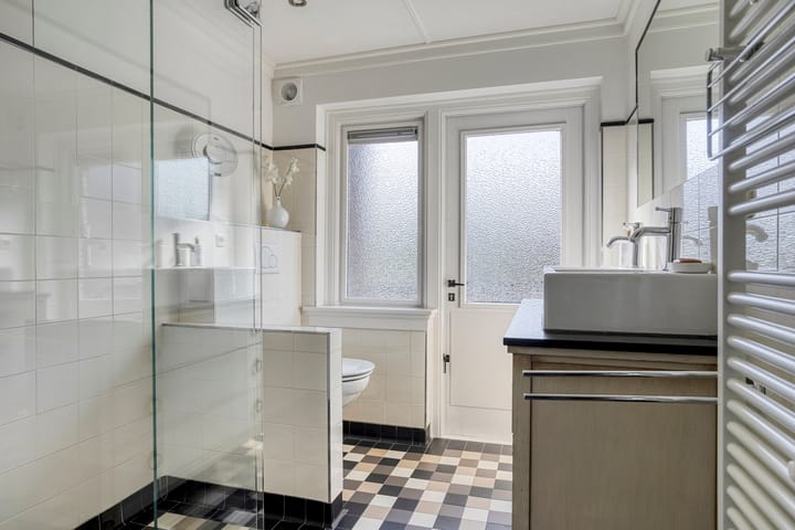 Photo 25 of Gronausestraat 40