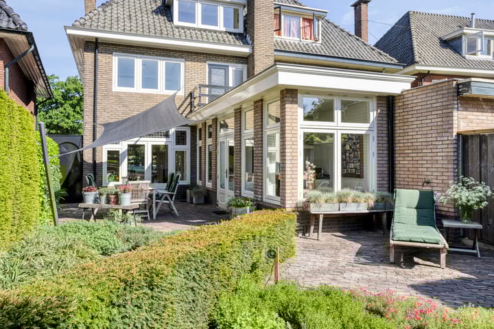 Photo 36 of Gronausestraat 40