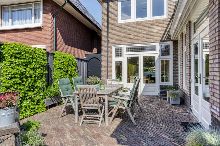 Photo 37 of Gronausestraat 40