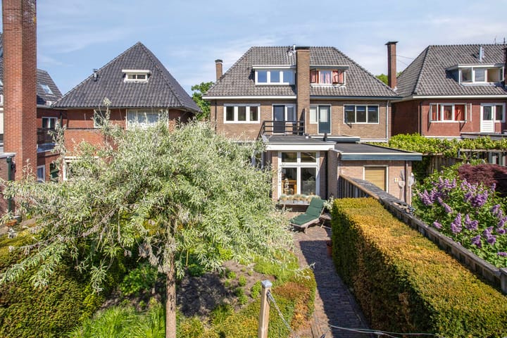 Photo 42 of Gronausestraat 40