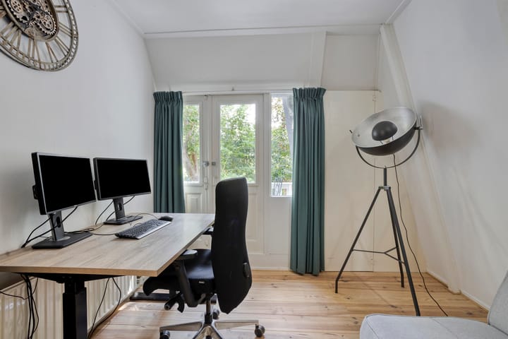 Foto 38 van Helper Westsingel 6