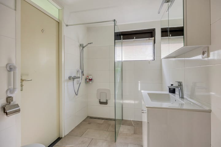 Foto 26 van Middenweg 139