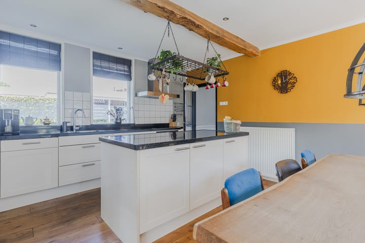 Foto 8 van De Vos van Steenwijklaan 13