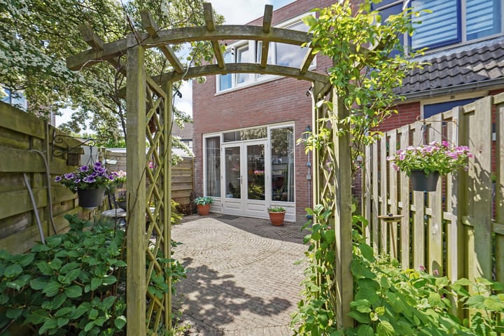 Foto 24 van Dr. G. Knuttelstraat 11