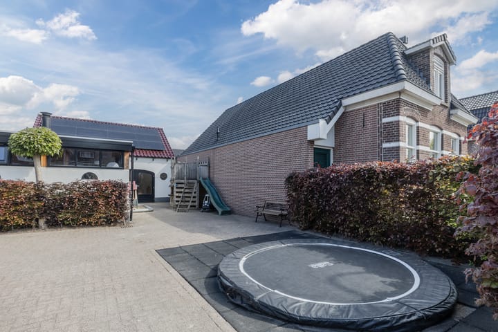 Foto 79 van De Vos van Steenwijklaan 13