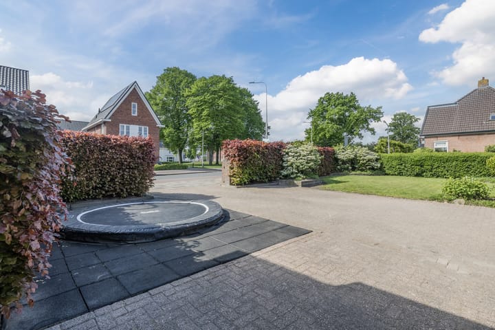 Foto 81 van De Vos van Steenwijklaan 13