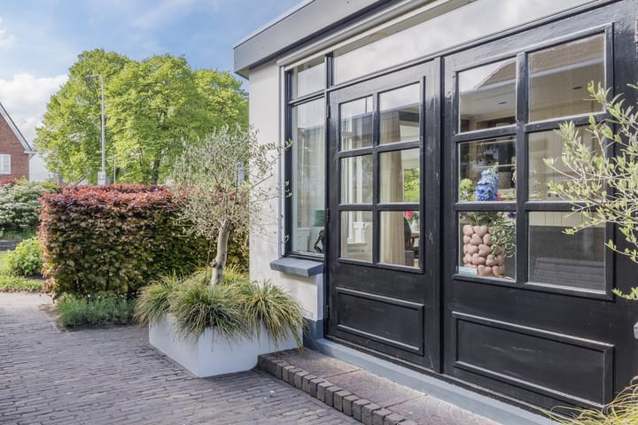 Foto 86 van De Vos van Steenwijklaan 13