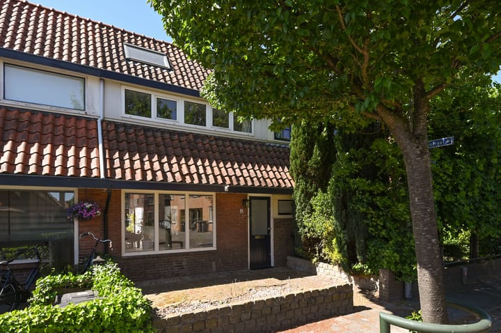 Photo 1 of Mezenstraat 16