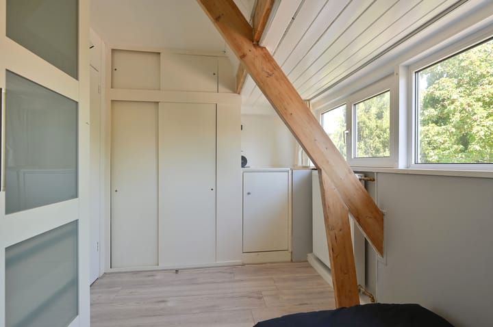 Photo 12 of Mezenstraat 16