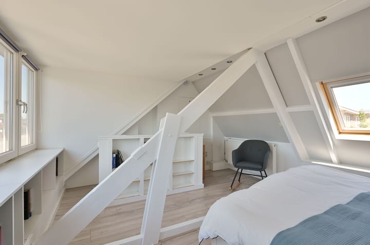 Photo 15 of Mezenstraat 16