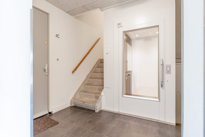 Photo 8 of Olivier van Noortstraat 4-M