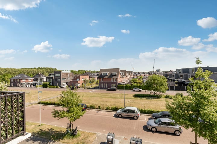 Photo 15 of Olivier van Noortstraat 4-M