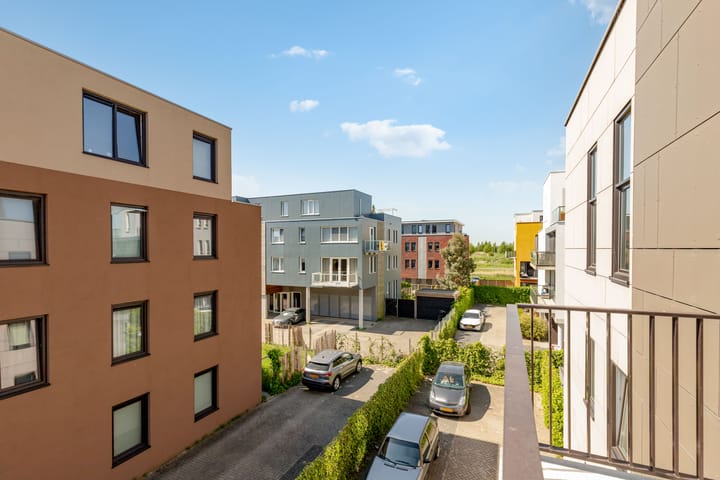 Photo 16 of Olivier van Noortstraat 4-M