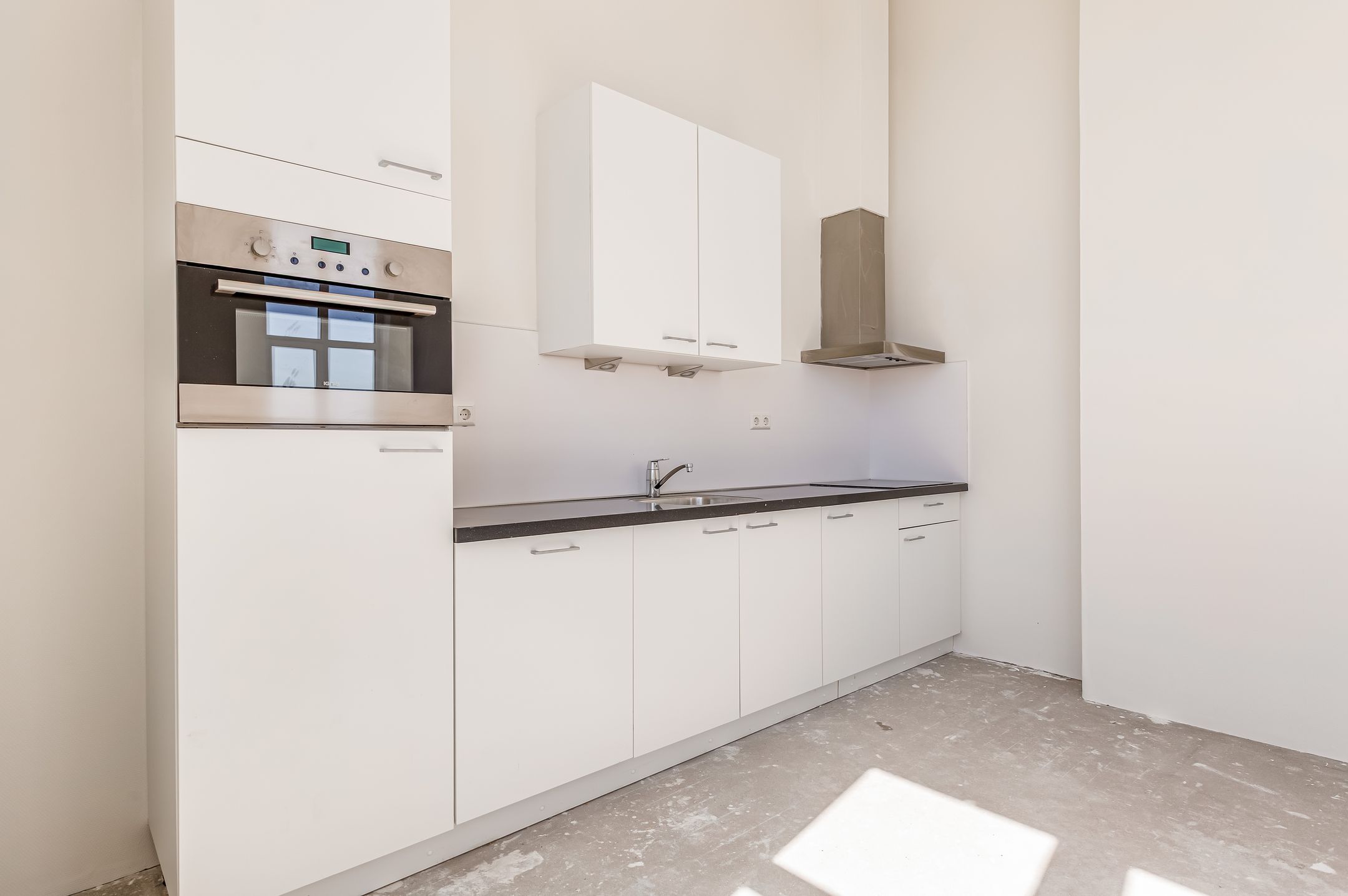 Photo 18 of Olivier van Noortstraat 4-M