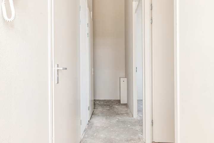 Photo 20 of Olivier van Noortstraat 4-M