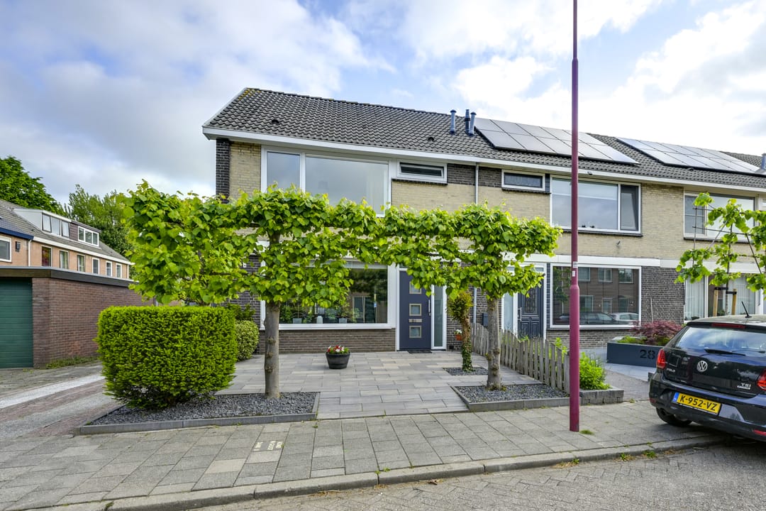 Photo 1 of Zuiderstraat 30