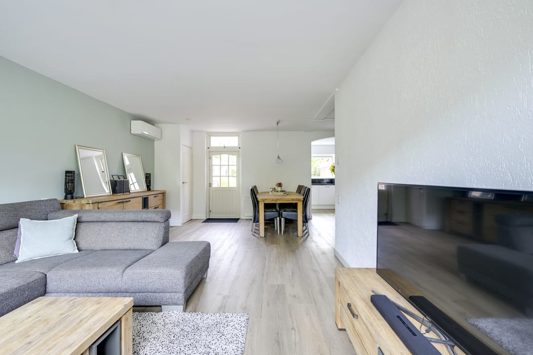 Photo 11 of Zuiderstraat 30