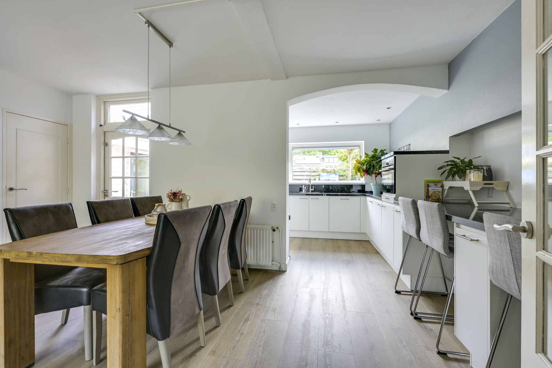 Photo 12 of Zuiderstraat 30