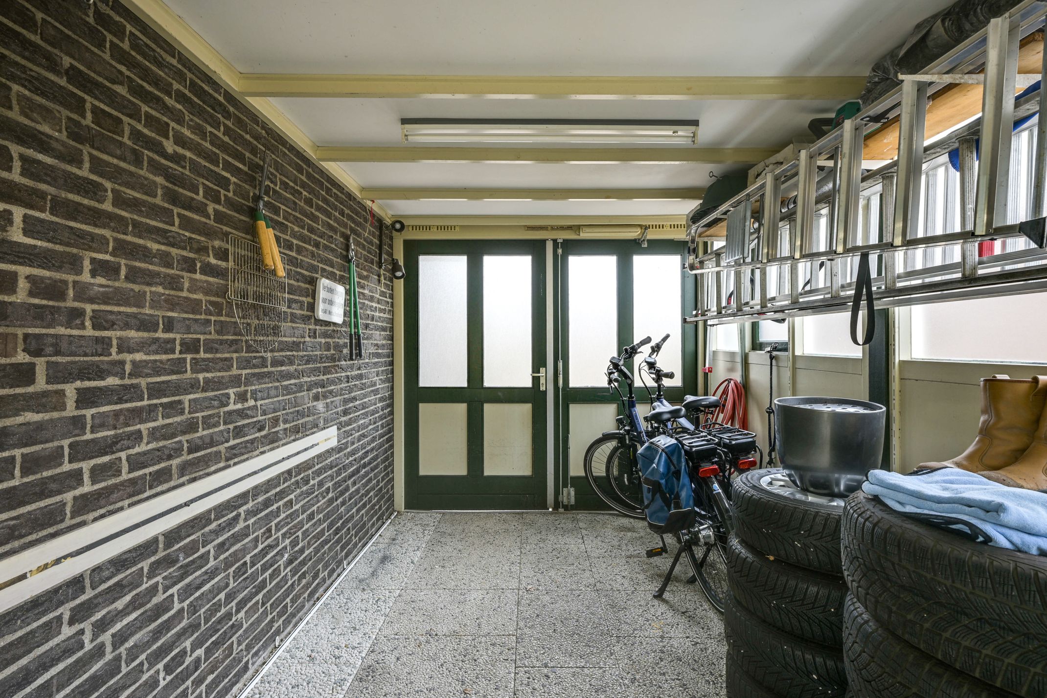 Photo 63 of Zuiderstraat 30