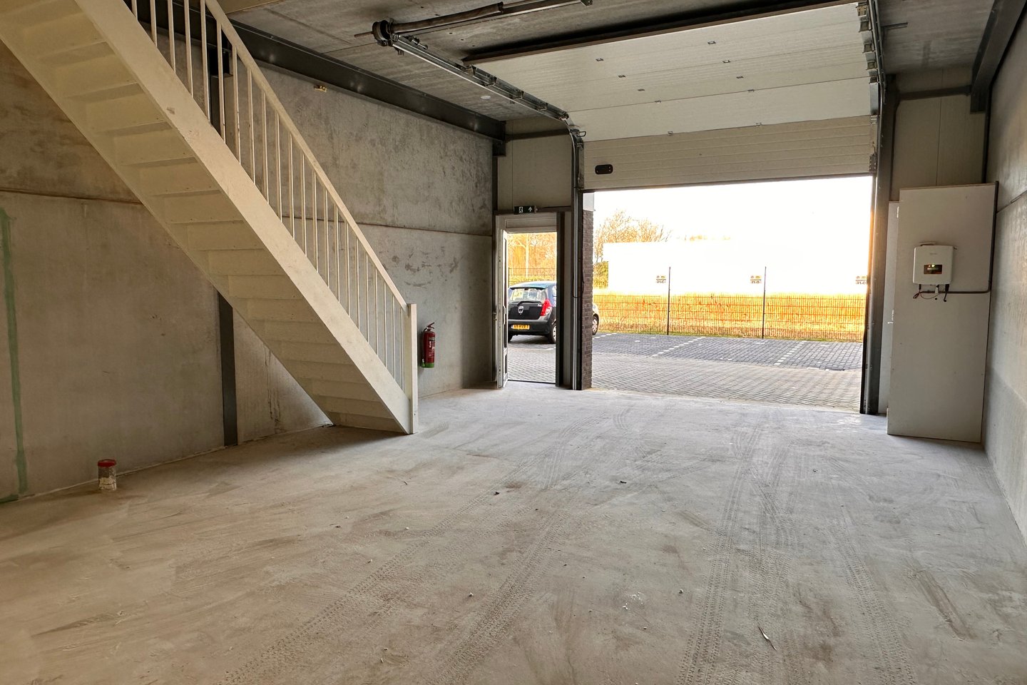View photo 2 of Rode Ring 31-D