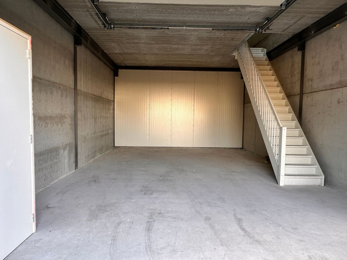 View photo 4 of Rode Ring 31-D