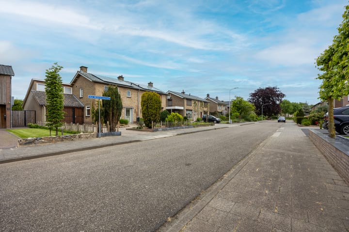 Photo 48 of Koningin Wilhelminastraat 36