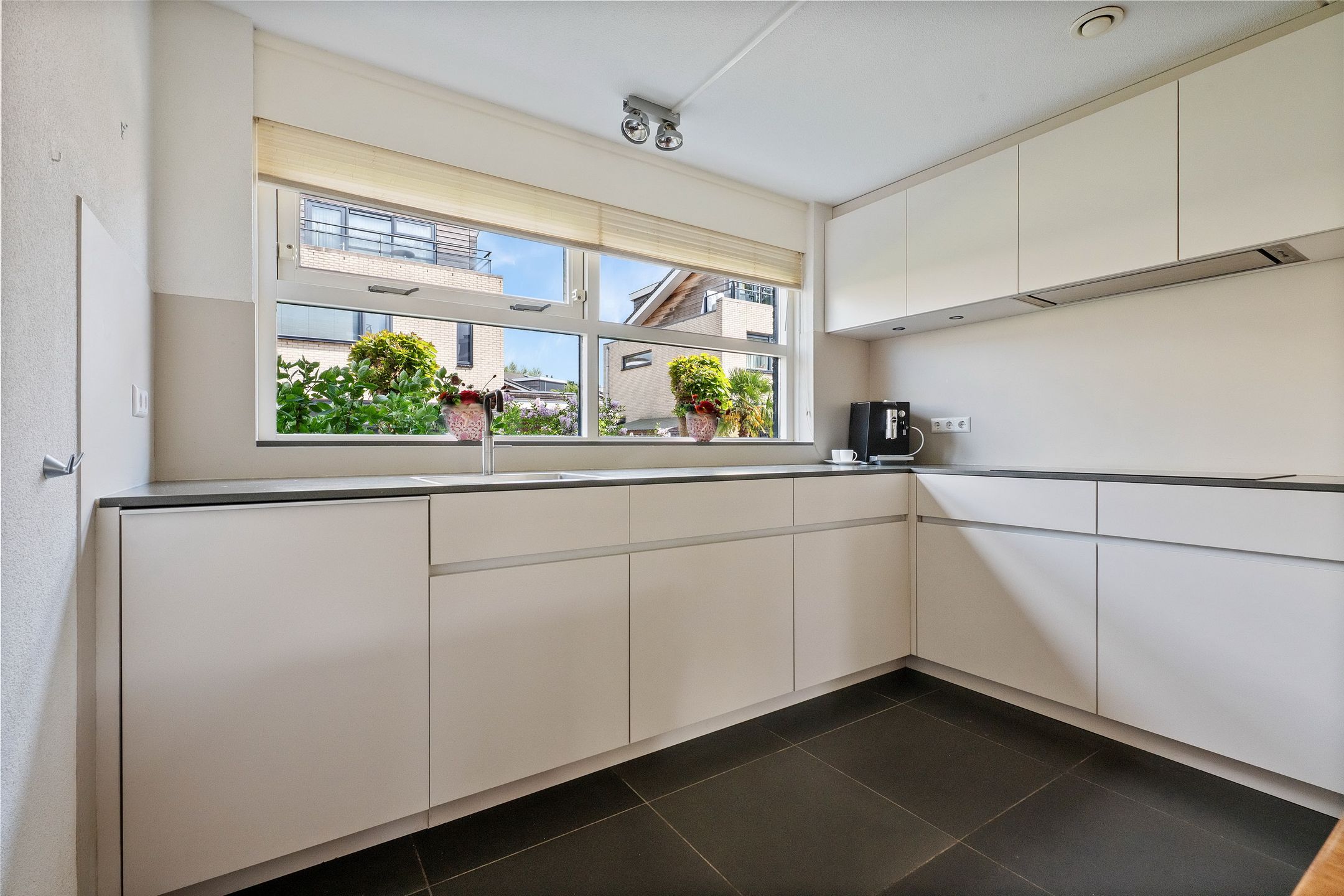 Foto 18 van Donkerelaan 25