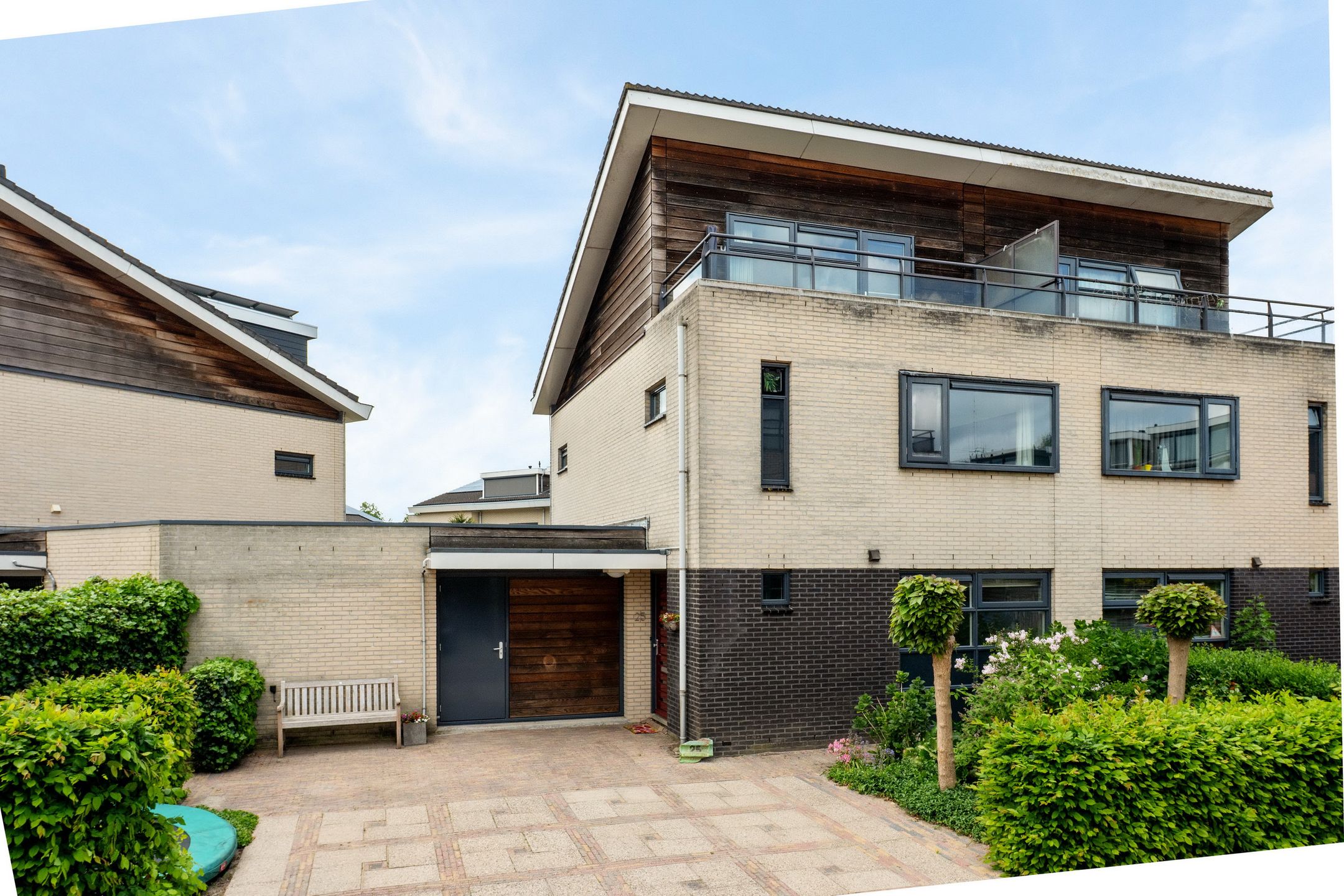 Foto 42 van Donkerelaan 25