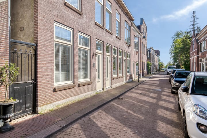 Foto 2 van Spoorstraat 12