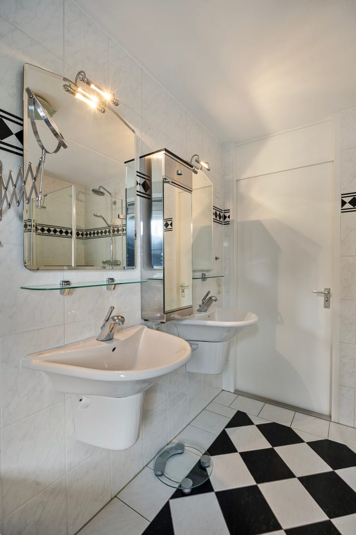 Photo 28 of Klein Rome 34