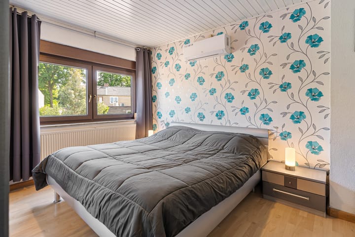 Photo 18 of Burg. Coonenstraat 14