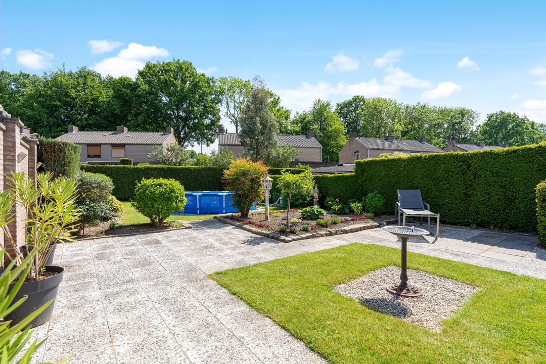 Foto 26 van Burg. Coonenstraat 14