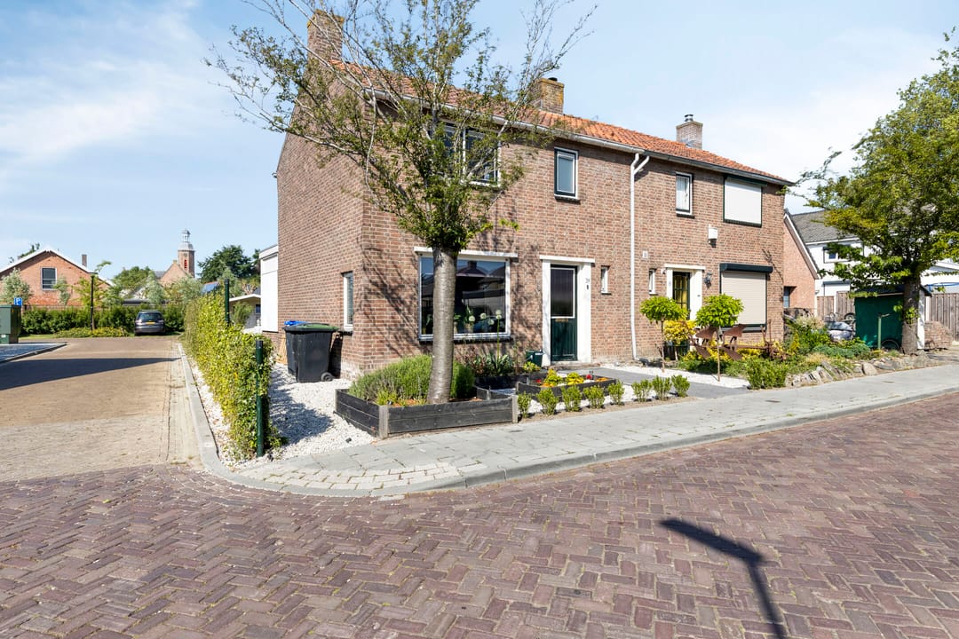 Photo 2 of Schoolstraat 39