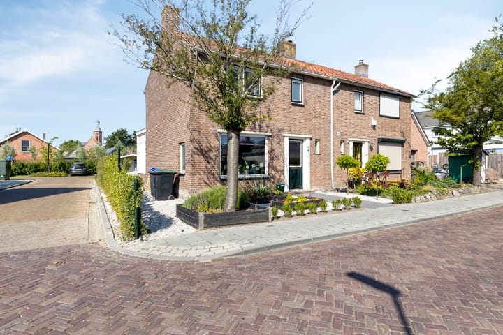 Photo 2 of Schoolstraat 39