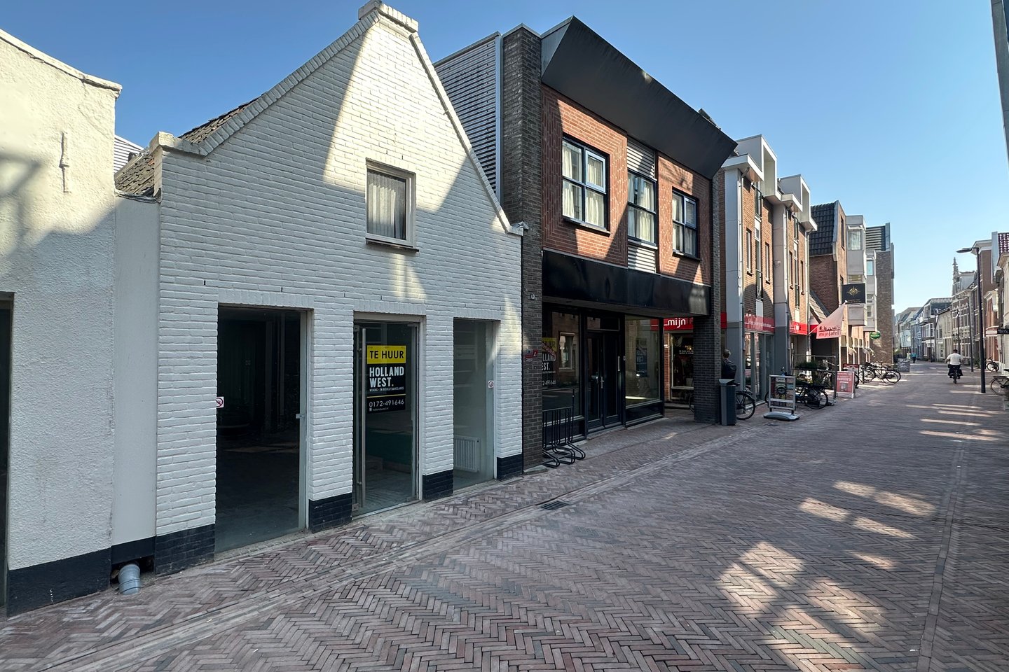 View photo 2 of Raadhuisstraat 154