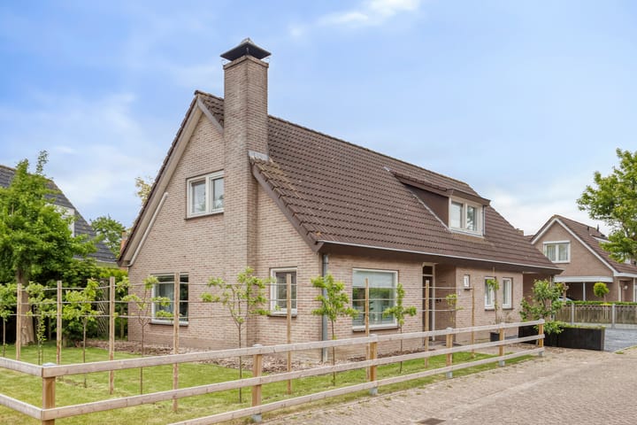 Burg. Hendrik Wolferthof 35